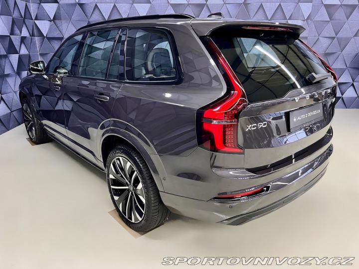 Volvo Ostatní modely XC90 T8 AWD PLUS DARK, VZDUCH, 2026