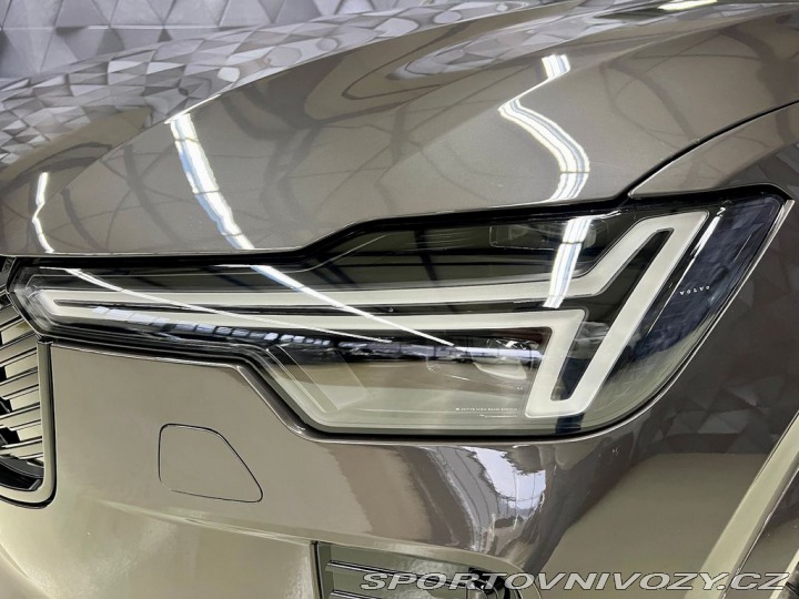 Volvo Ostatní modely XC90 T8 AWD PLUS DARK, VZDUCH, 2026