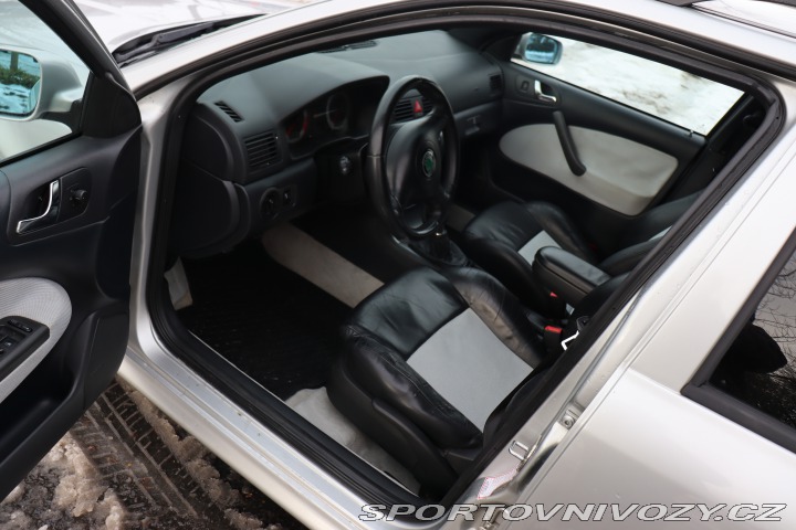 Škoda Octavia RS  2003