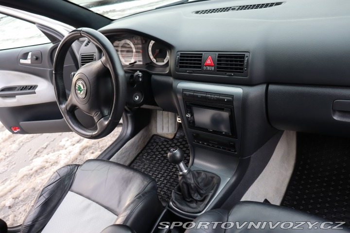 Škoda Octavia RS  2003