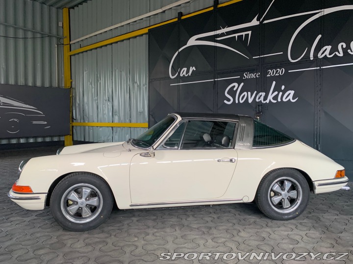 Porsche 911 targa 2.2T 1971