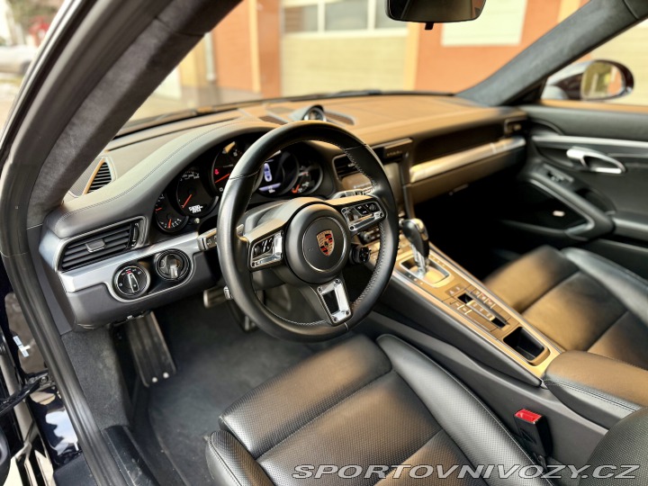 Porsche 911 Carrera Sport Chrono 2018