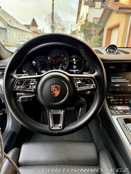 Porsche 911 Carrera Sport Chrono 2018