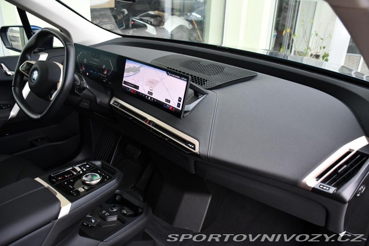 BMW iX xDrive 40 M-SPORT REZERVA 2023