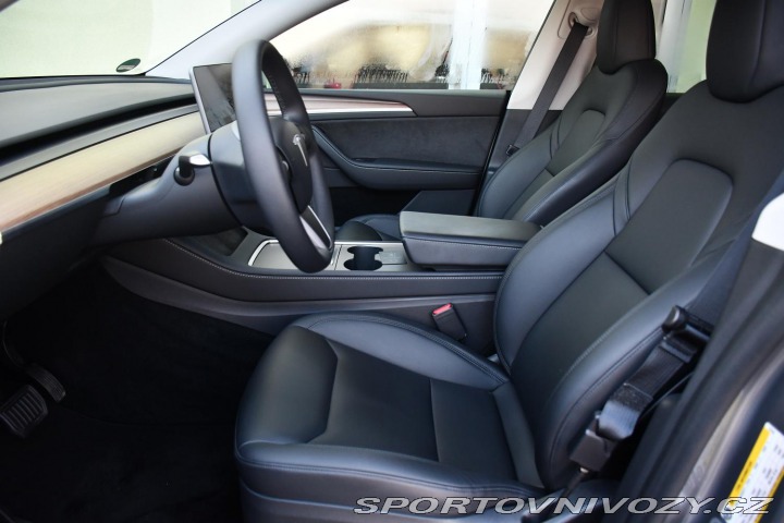 Tesla Model Y LONG RANGE AWD 378kW 1M Z 2023