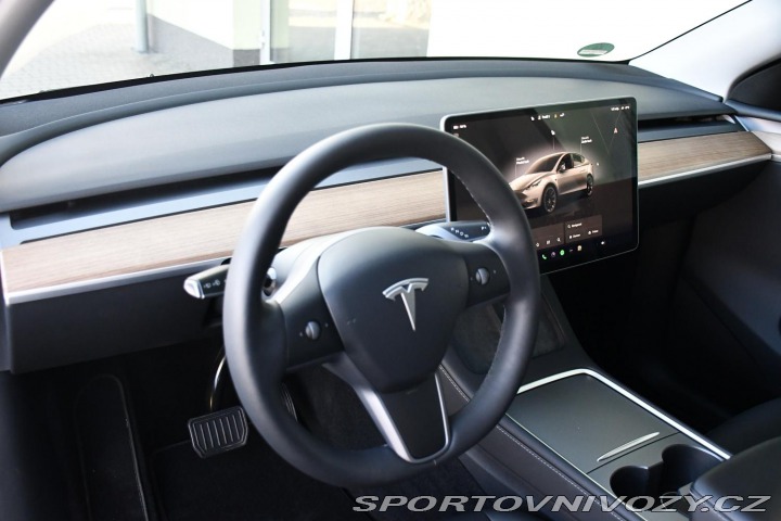 Tesla Model Y LONG RANGE AWD 378kW 1M Z 2023