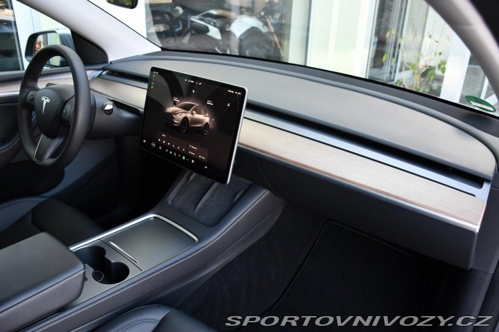 Tesla Model Y LONG RANGE AWD 378kW 1M 2023