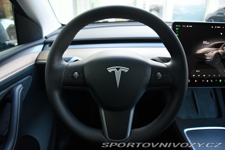 Tesla Model Y LONG RANGE AWD 378kW 1M Z 2023