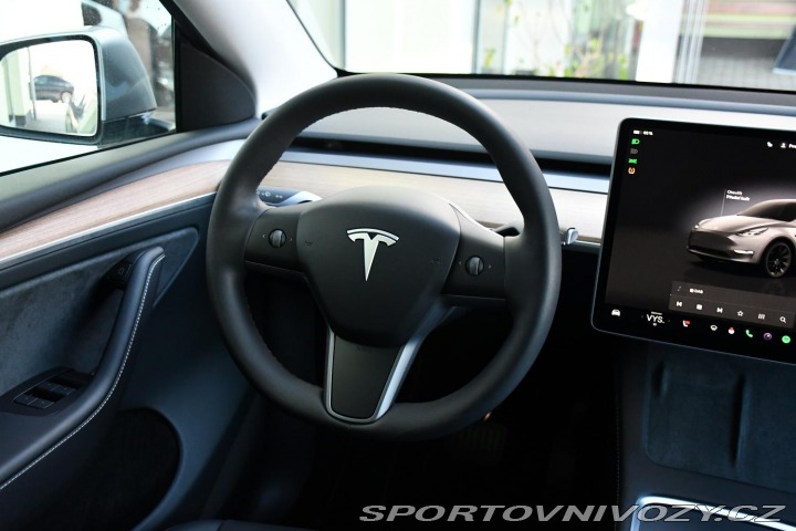 Tesla Model Y LONG RANGE AWD 378kW 1M Z 2023