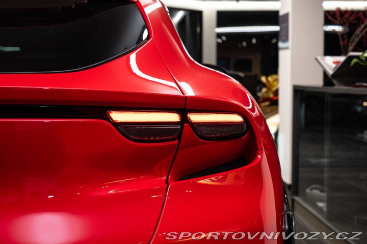 Ferrari Purosangue  1800