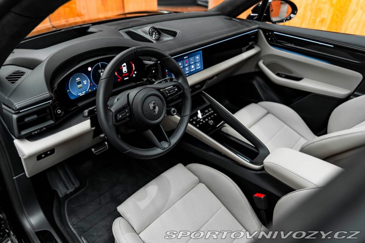 Porsche Macan Turbo 2025