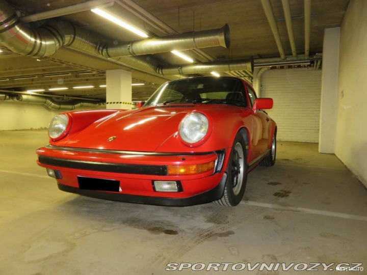 Porsche 911 Carrera Coupe 1985