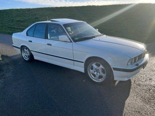BMW M5  1991