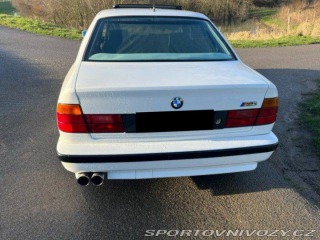 BMW M5  1991