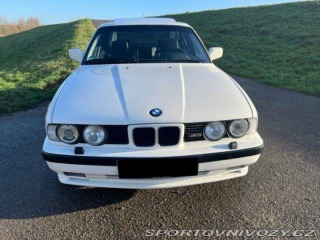 BMW M5  1991
