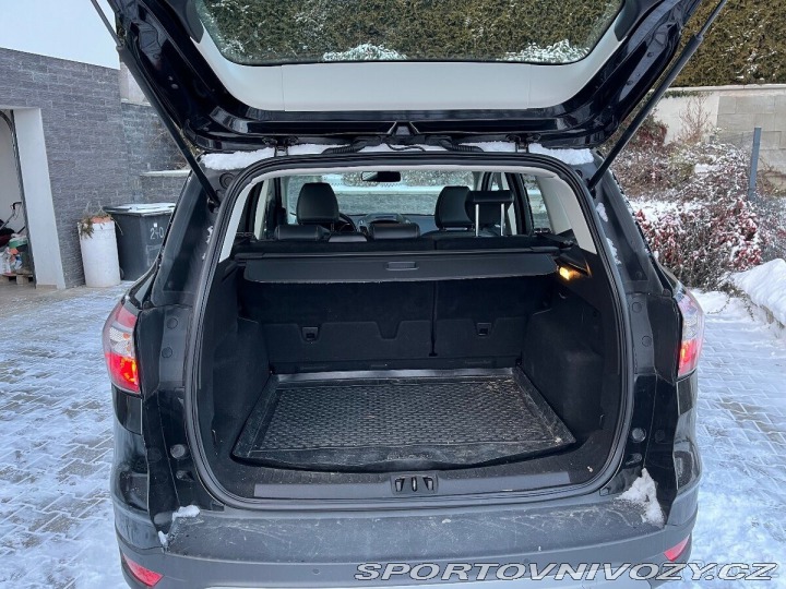 Ford Ostatní modely Kuga 2,0   TDCI 4x4 150 PS (11 2019