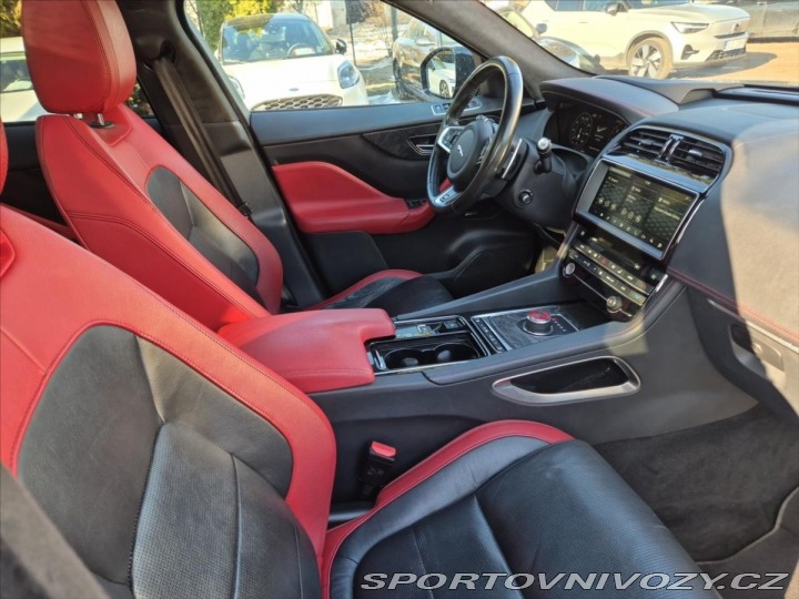 Jaguar F-Pace 3,0 2020