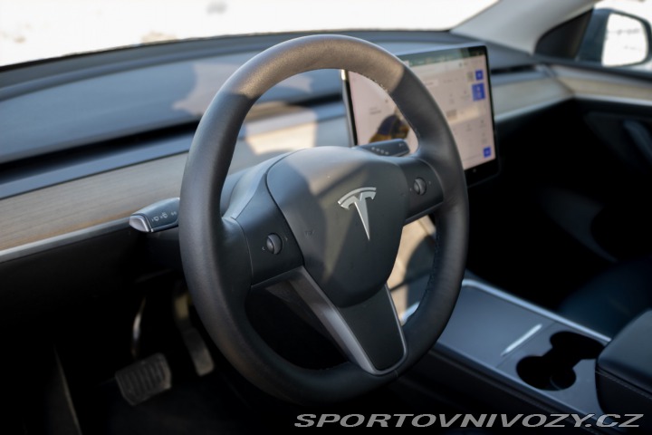 Tesla Model Y  2022