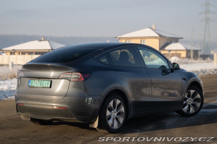 Tesla Model Y  2022
