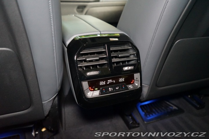 BMW iX 50*xDrive*SKY-L*TAŽNÉ*SOF 2023