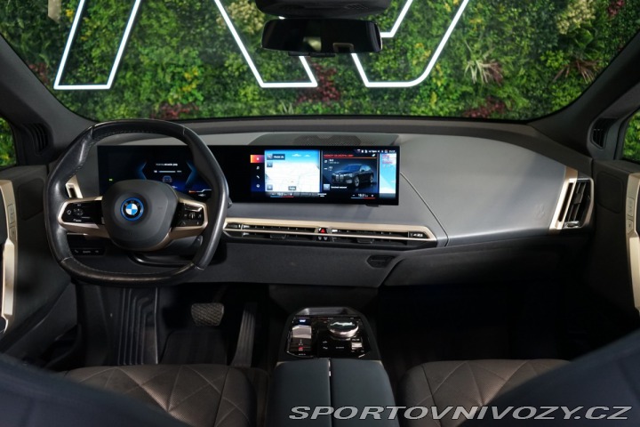 BMW iX 50*xDrive*SKY-L*TAŽNÉ*SOF 2023
