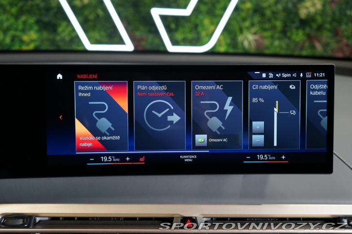 BMW iX 50*xDrive*SKY-L*TAŽNÉ*SOF 2023