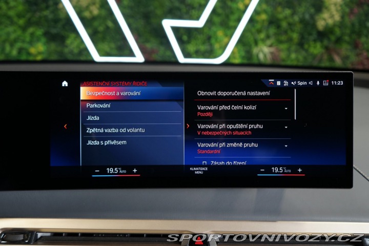 BMW iX 50*xDrive*SKY-L*TAŽNÉ*SOF 2023