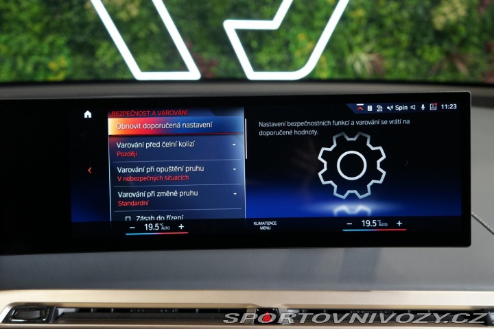 BMW iX 50*xDrive*SKY-L*TAŽNÉ*SOF 2023