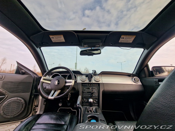 Ford Mustang GT, 4.6 V8 manuál 2009