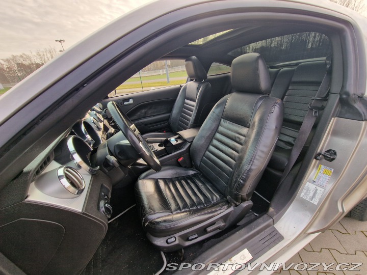 Ford Mustang GT, 4.6 V8 manuál 2009