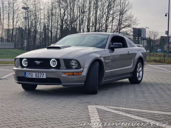 Ford Mustang GT, 4.6 V8 manuál 2009