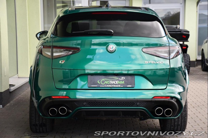 Alfa Romeo Stelvio 2,9 V6 Bi-T REZERVACE 2024