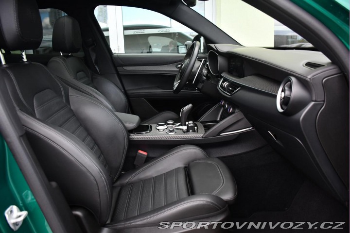 Alfa Romeo Stelvio 2,9 V6 Bi-T REZERVACE 2024