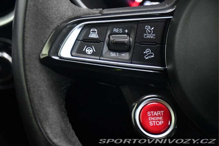 Alfa Romeo Stelvio 2,9 V6 Bi-T REZERVACE 2024