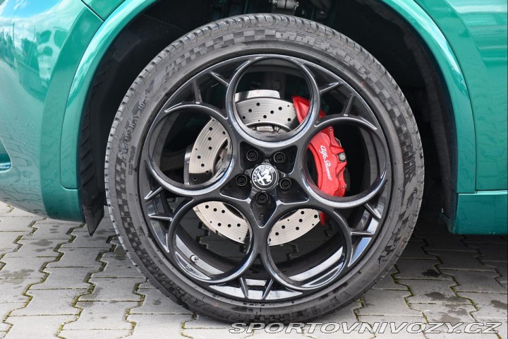 Alfa Romeo Stelvio 2,9 V6 Bi-T REZERVACE 2024