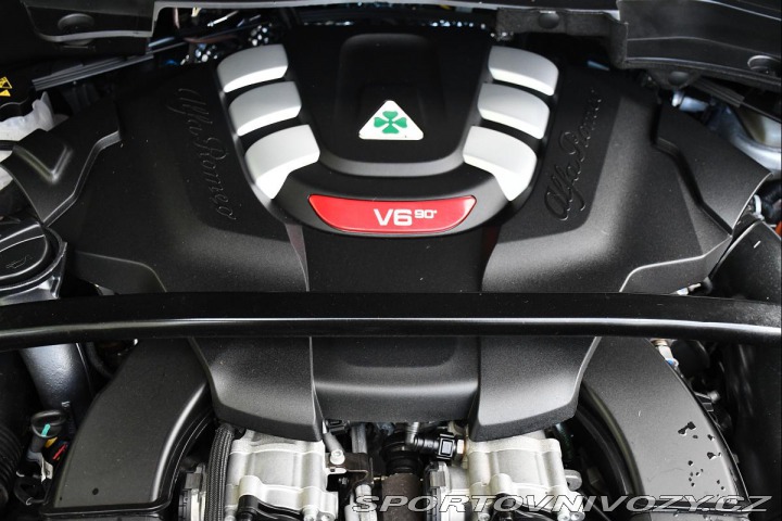 Alfa Romeo Stelvio 2,9 V6 Bi-T REZERVACE 2024