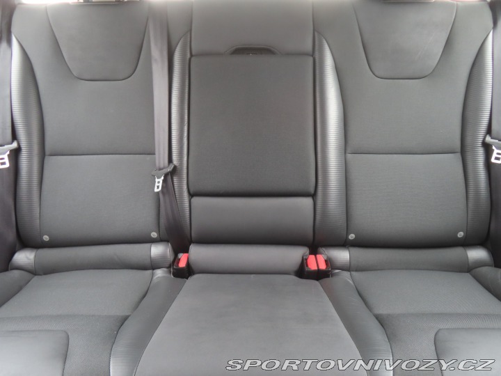 Volvo V60 D5 2.4 2011