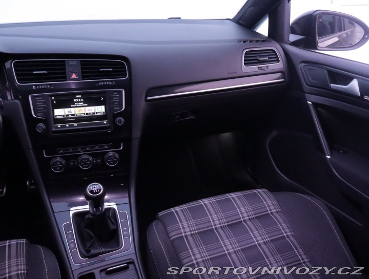 Volkswagen Golf 2.0 TDI GTD 2015