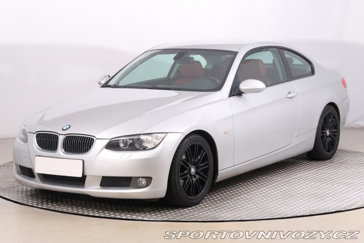 BMW 3 320 i 2008
