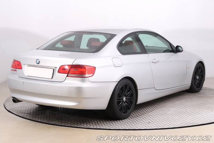 BMW 3 320 i 2008