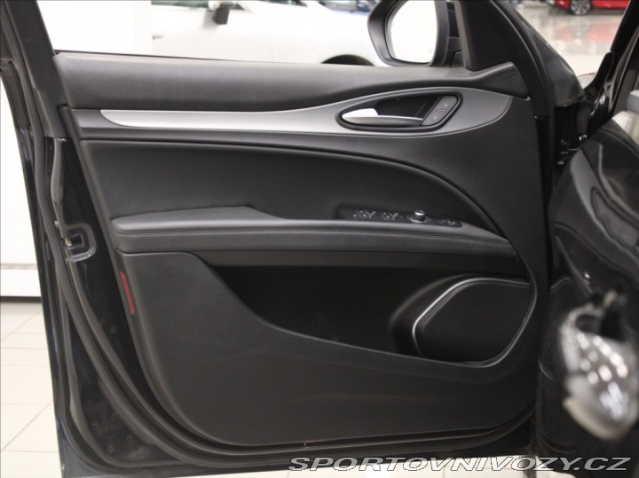Alfa Romeo Stelvio 2,2 JTD 140kW Q4 Bezklíč 2021