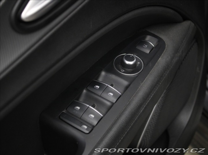 Alfa Romeo Stelvio 2,2 JTD 140kW Q4 Bezklíč 2021