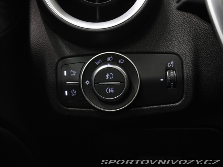 Alfa Romeo Stelvio 2,2 JTD 140kW Q4 Bezklíč 2021