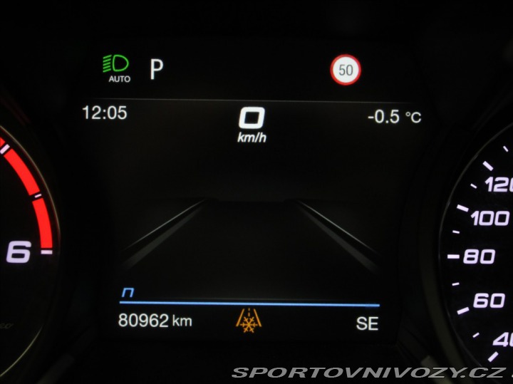 Alfa Romeo Stelvio 2,2 JTD 140kW Q4 Bezklíč 2021