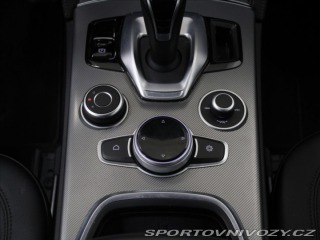 Alfa Romeo Stelvio 2,2 JTD 140kW Q4 Bezklíč 2021