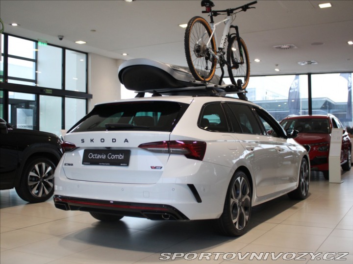 Škoda Octavia RS 2,0 RS 195kW NOVÝ VŮZ skl 2025