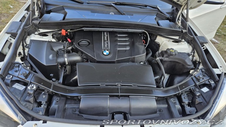 BMW X1 2,0 Sdrive 16D automat, 2015