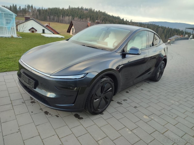 Tesla Model Y yuniper long range awd