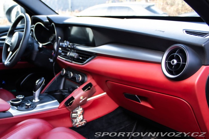 Alfa Romeo Stelvio AT8, 206kW, 4x4, ťažné / 2017