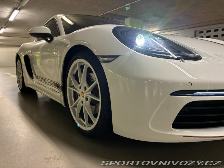 Porsche 718 Cayman 2025